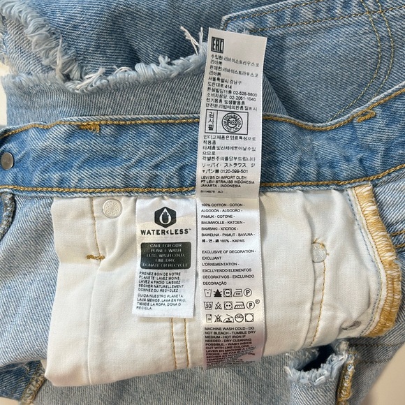 Levi’s 501 women’s Shorts (Great condition) - Picture 3 of 9